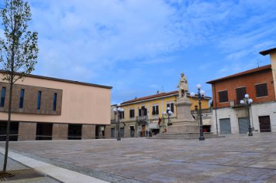 Piazza G Montanelli